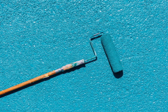 How an Epoxy Paint Manufacturer Contributes to Cleaner and Safer Work Environments